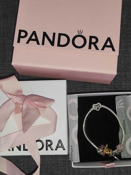 Nowa srebrna bransoletka Pandora z dodatkowymi elementami