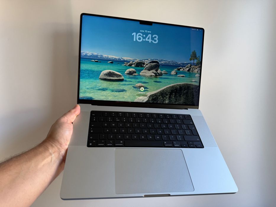 Macbook PRO 16 A2485 M1 PRO 32GB 512GB SSD Silver B. ładny Fv23%
