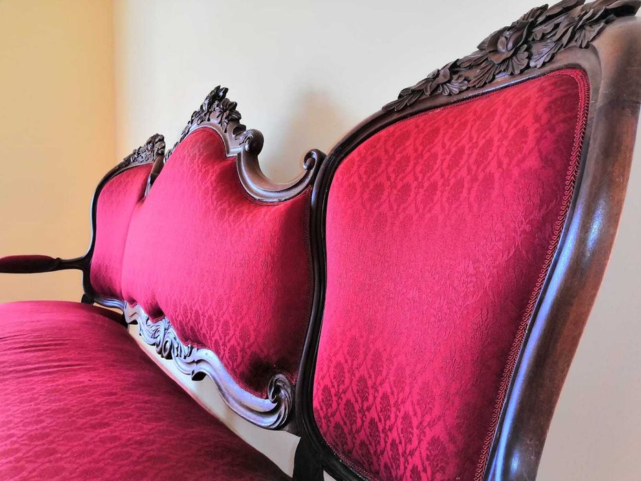 Antiguidades - Vendo Sofá Vermelho Séc.XVII