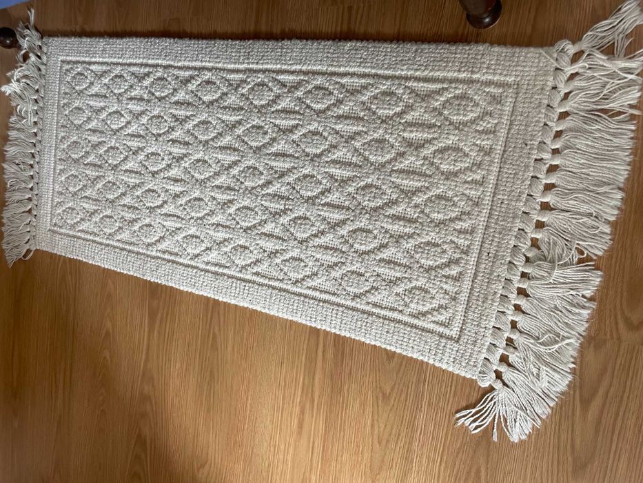 4 Tapetes e  1 carpete