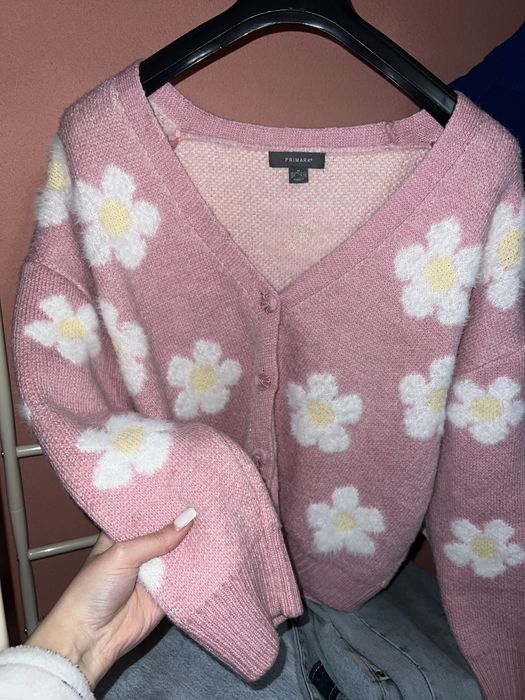 Продаю теплу вʼязану кофтинку в принт