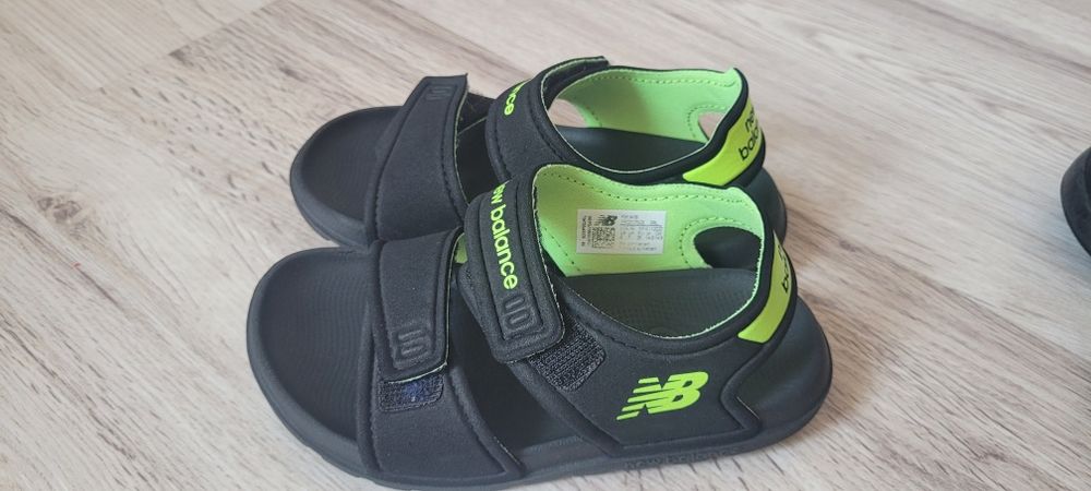 Sandały New Balance 25