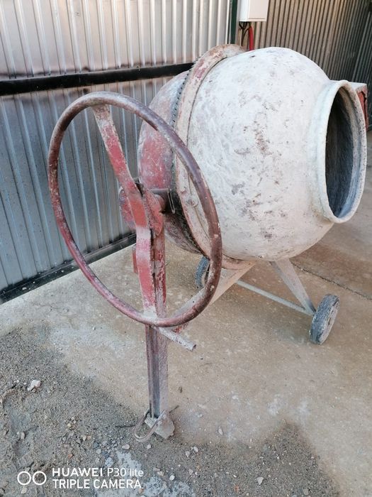 Vendo Betoneira usada