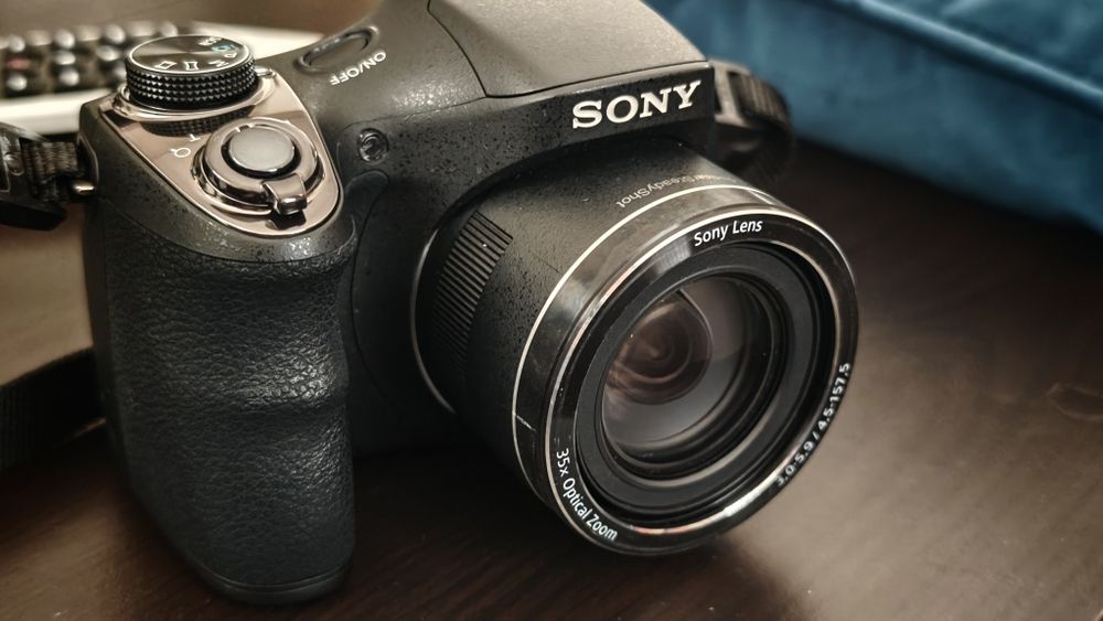 Câmara Sony Cyber-Shot DSC-H300