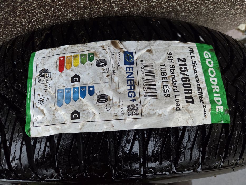 Opony wielosezonowe 215/60r17.