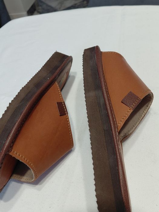 Skórzane pantofle damskie na platformie, rozmiar 38