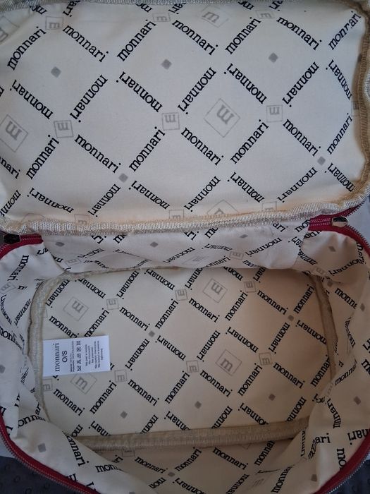 Nowa kosmetyczka Monnari czerwona piętrowa saszetka kuferek