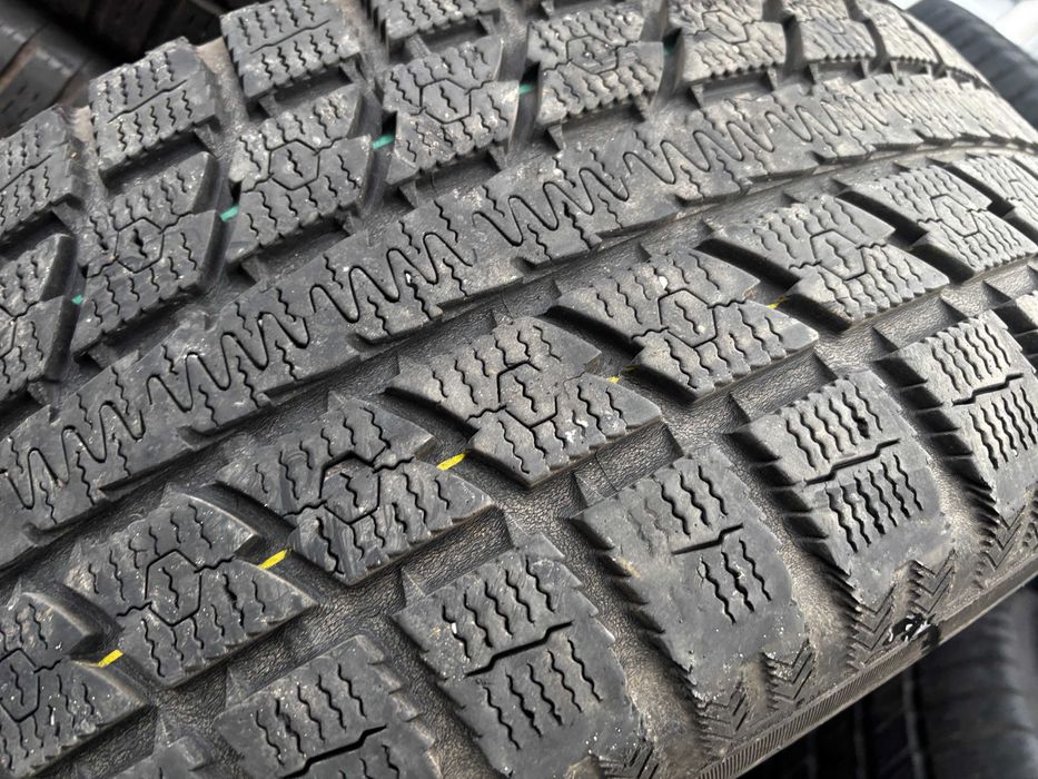 265-60-R18 TOYO OBSERVE GS5i = одна штука зимней резины GERMANY 2023