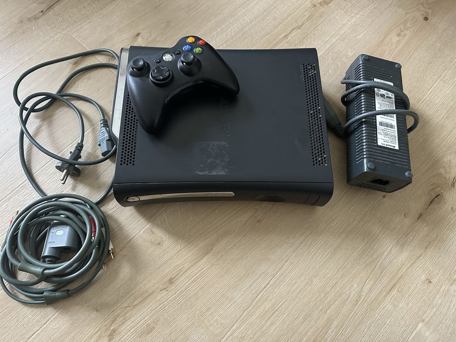 Xbox 360 Elite 120Gb zestaw Falcon stan BDB