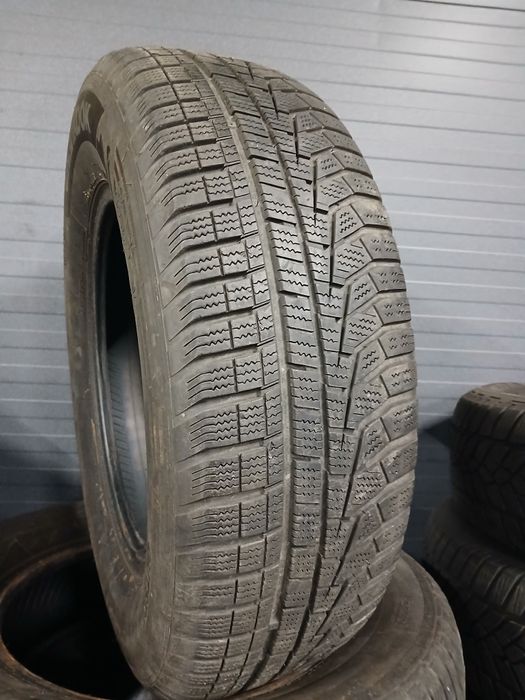 Зимові Шини БВ 215/70 R16  HANKOOK  Winter I*cept EVO 2 SUV Склад