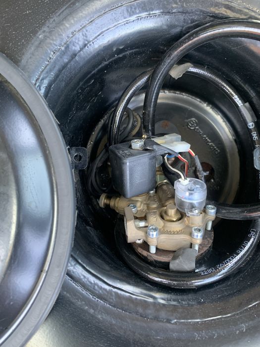 Продам ваз 2111 уневерсал газ бензин  зарегистрирован