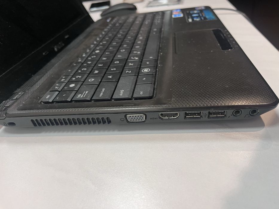 Laptop acer cm-5 i asus k52j