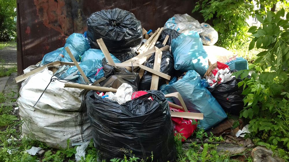 Wywóz śmieci odpadów styropian papa