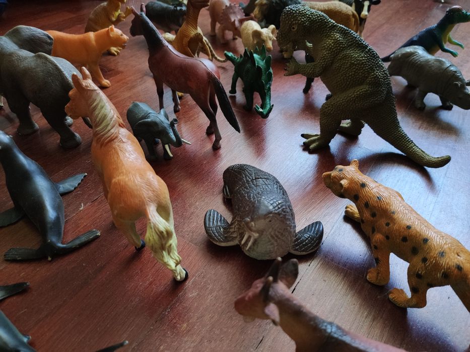 Bonecos de vários tamanhos