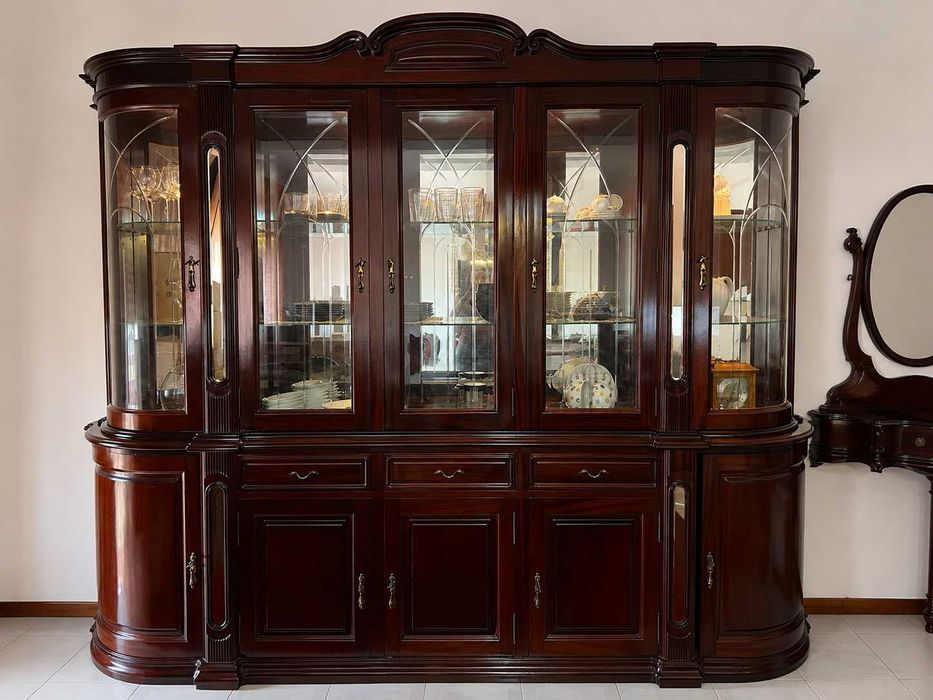Conjunto de sala de jantar clássico