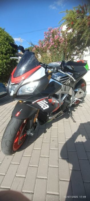 Aprilia Tuono 1100 V4 Factory