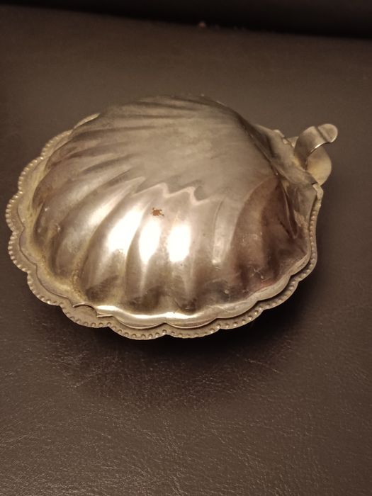 Posrebrzane naczynie na kawior ze szklanym wkładem