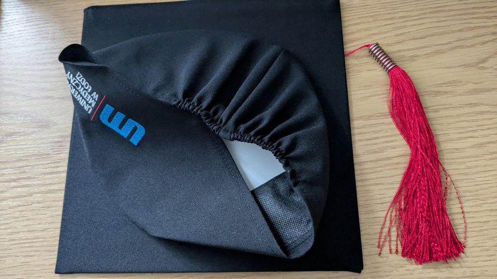 Biret czarny stan idealny