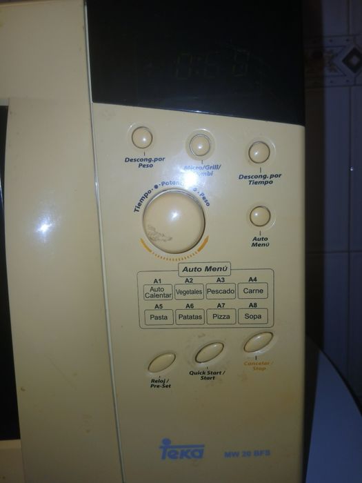 Microondas com grill digital