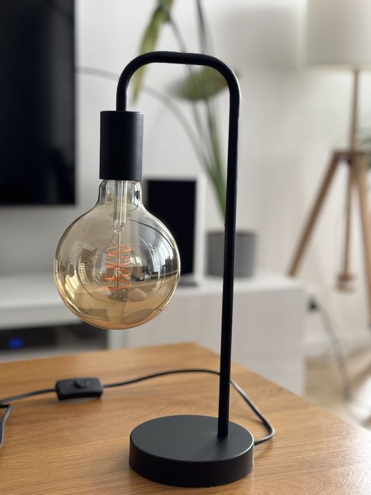 Lampa stołowa E-27 z zarówką LOFT