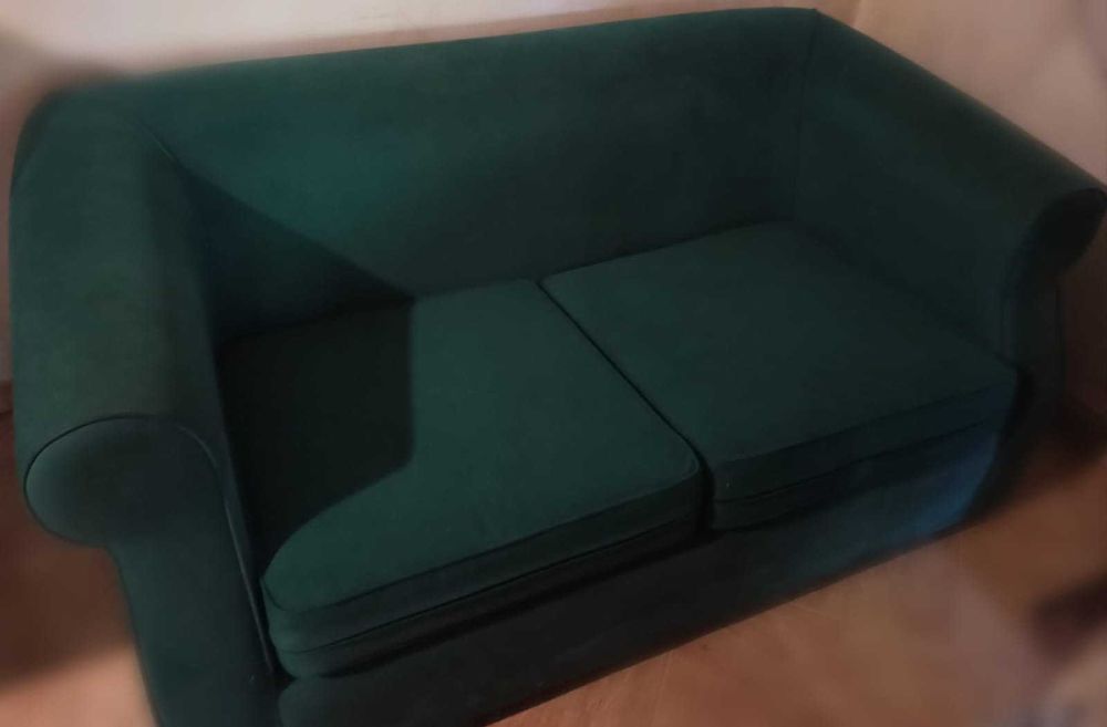 Vendo sofá verde escuro confortável