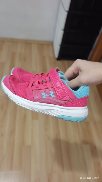 Рожеві кросівки Under armour 28 розмір, 18 см устілка, UK 10,5  для дівчинки