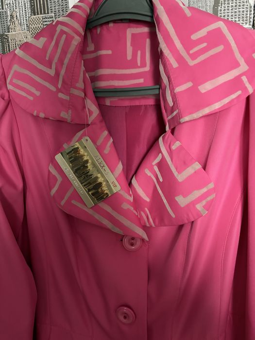 Тренч (плащ) рожевий