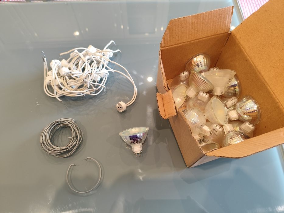 18 Focos MR16, 18 casquilhos e 18 argolas