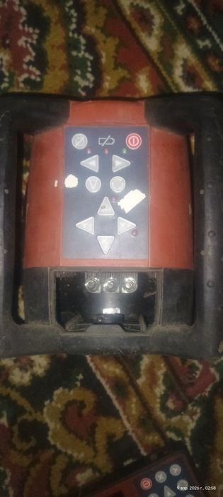 Ловушка для нивелира HILTI PR25  вместе с нивелиром