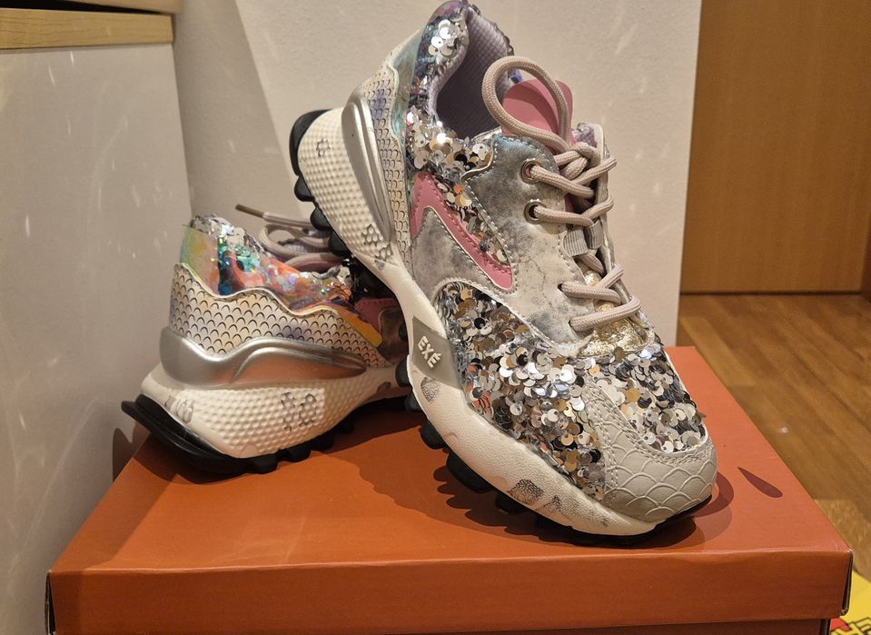 Sapatilhas marca Exé