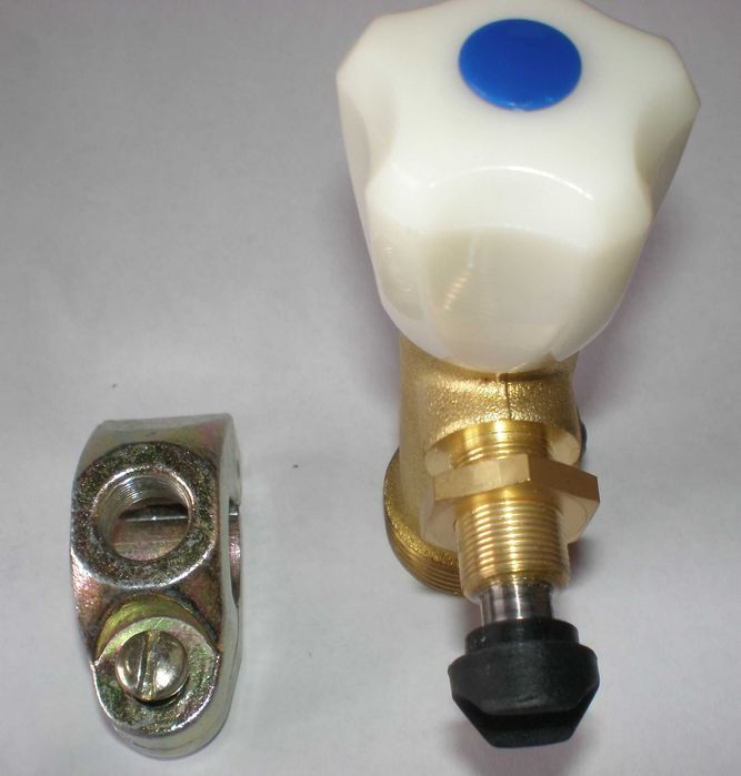 Кран поливальной  системы сада, газона.