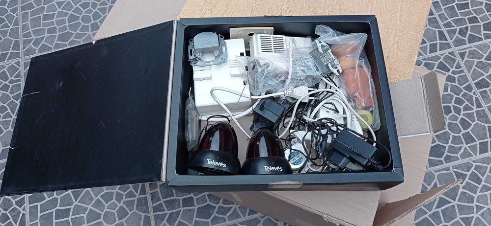 Acessórios para montagem de TV cabo64172201191043122