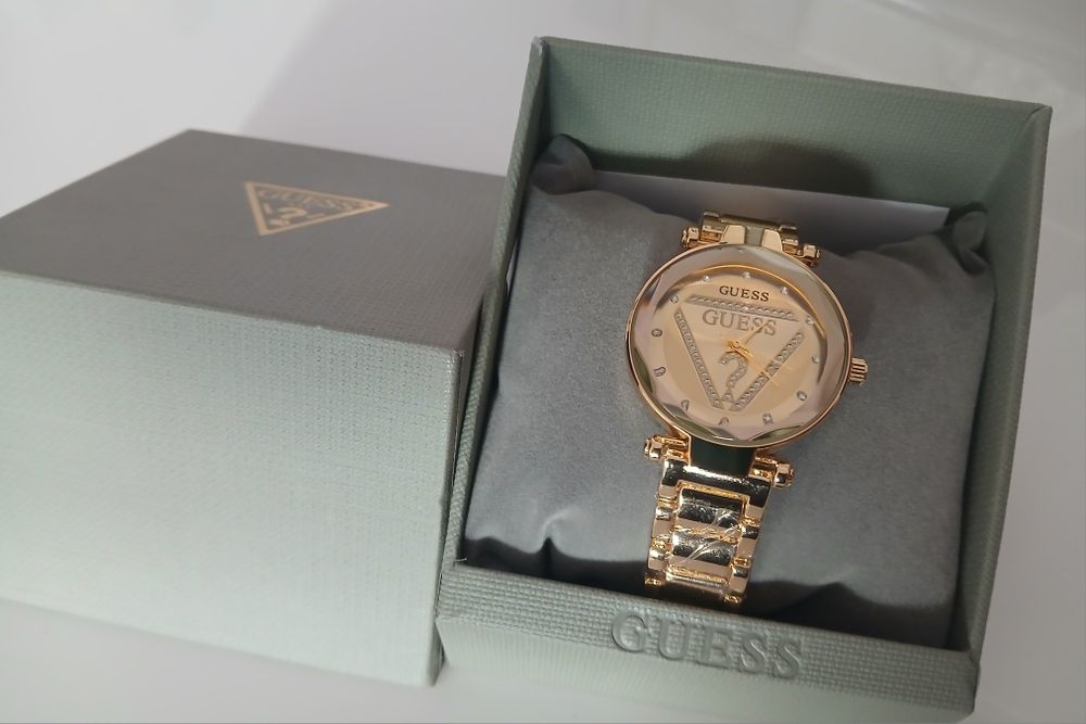 Zegarek damski Guess z pudełkiem