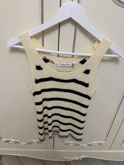 Продам светр Cristian Dior