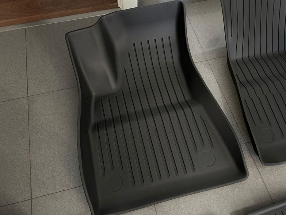 Conjunto 8 Tapetes Borracha TPE All Weather Tesla Model 3 Highland Nov