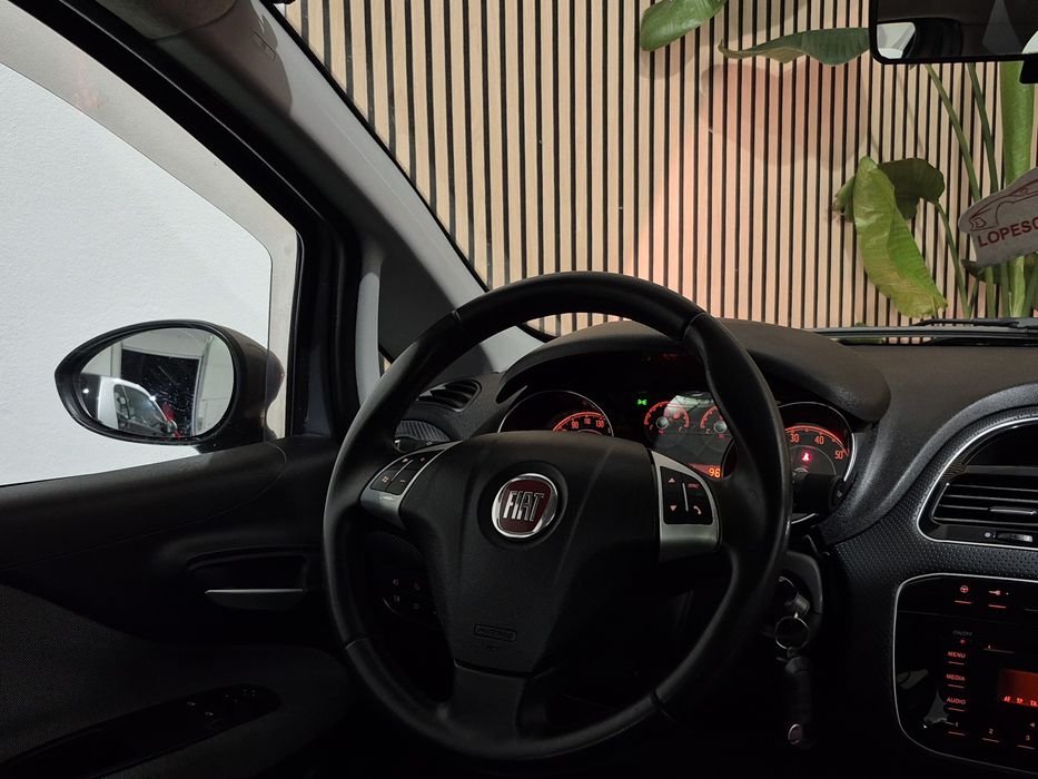 Fiat Punto 1.4 - 60.000KM | GARANTIA | NACIONAL