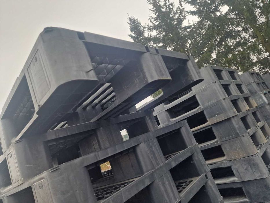 Palety plastikowe 120x80. Mocne, duże ilości