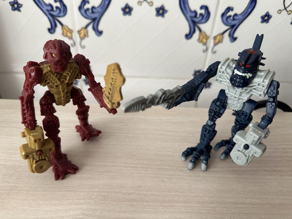 Happy meal Invizimals videojogos playstation lego carros robos