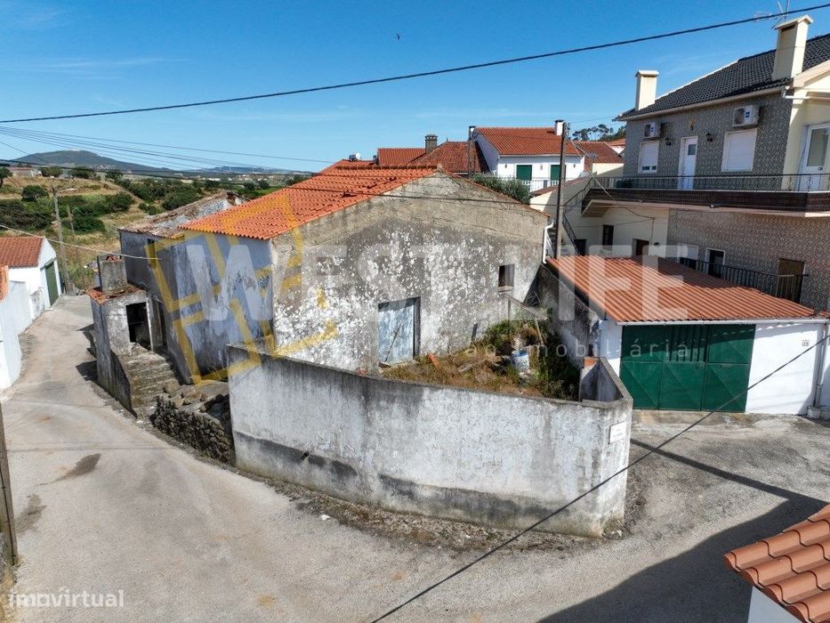 Antiga Adega com Projeto Aprovado para Moradia T1+1 | Aboboreira