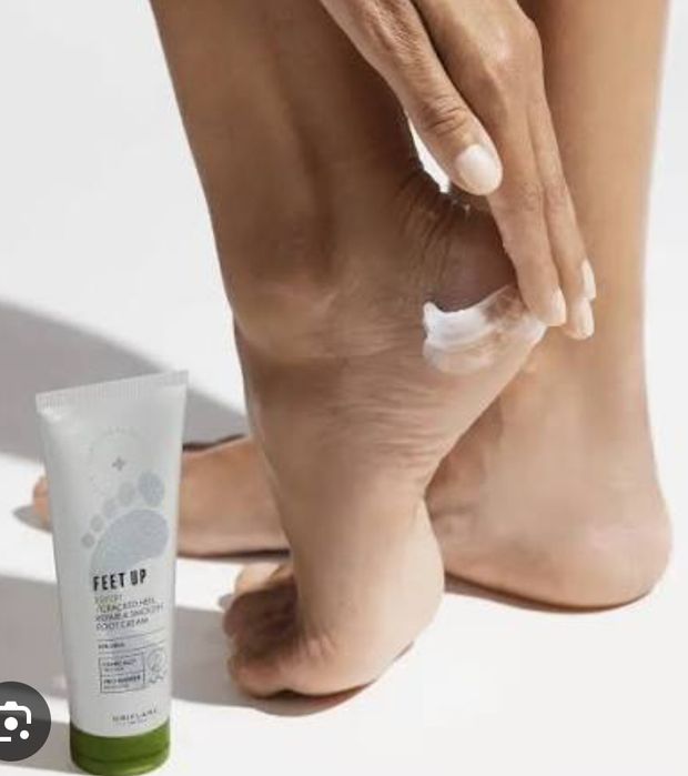 Wygładzający krem na pękające pięty Feet Up Expert Oriflame