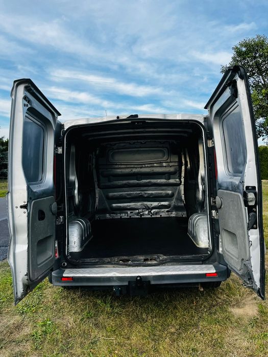 Vivaro 2.0 2011 84 kw sprowadzony zarejestrowany, hak