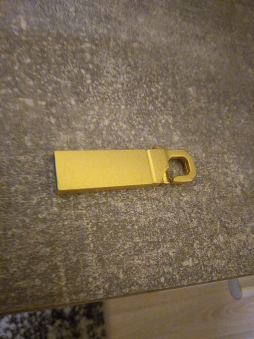 USB флешка на 2 тб