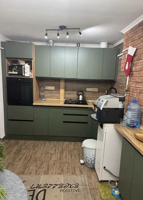 tir-31. Дом со всеми коммуникациями в Хаджибейском районе. 3 спальни.