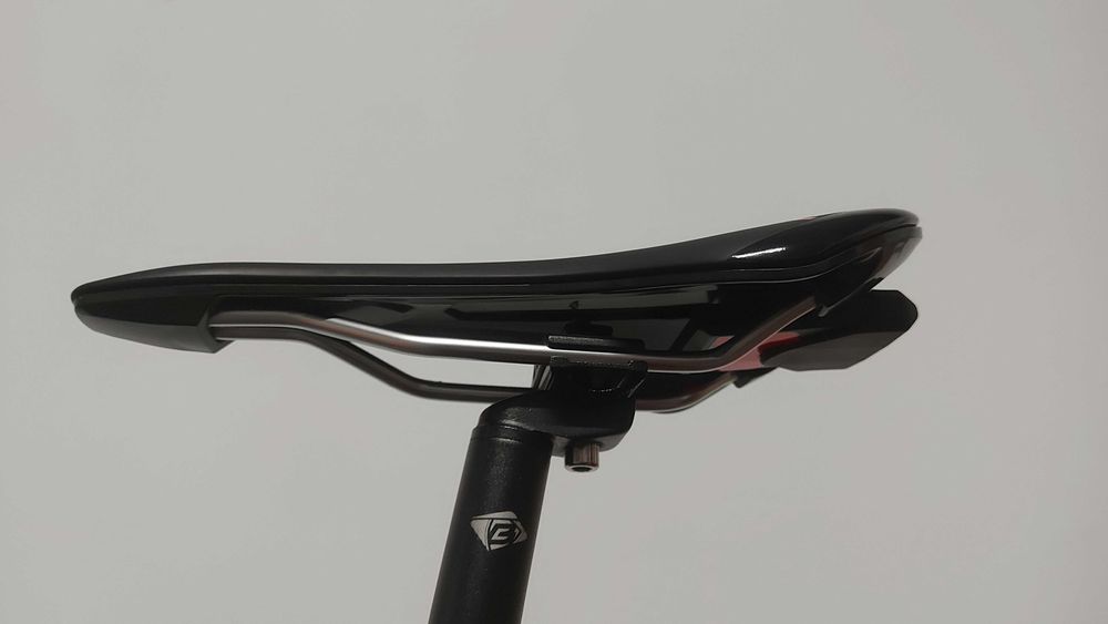 Selim Bicicleta MERIDA Expert CC Race 138mm Largura