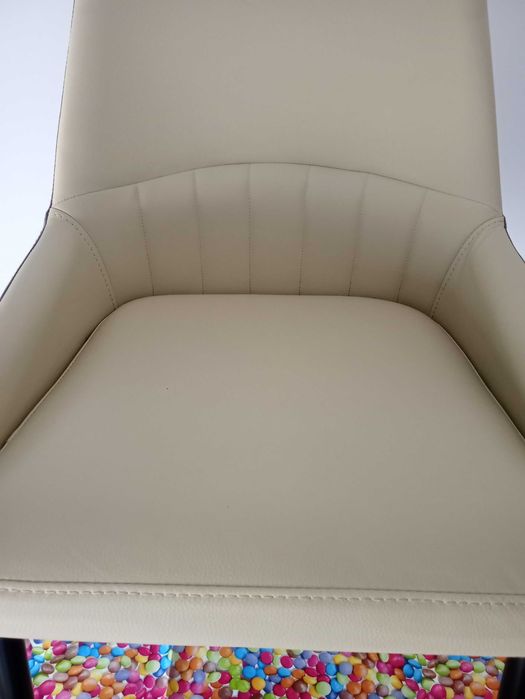 Urgente!!2 cadeiras poltronas de jantar elegantes