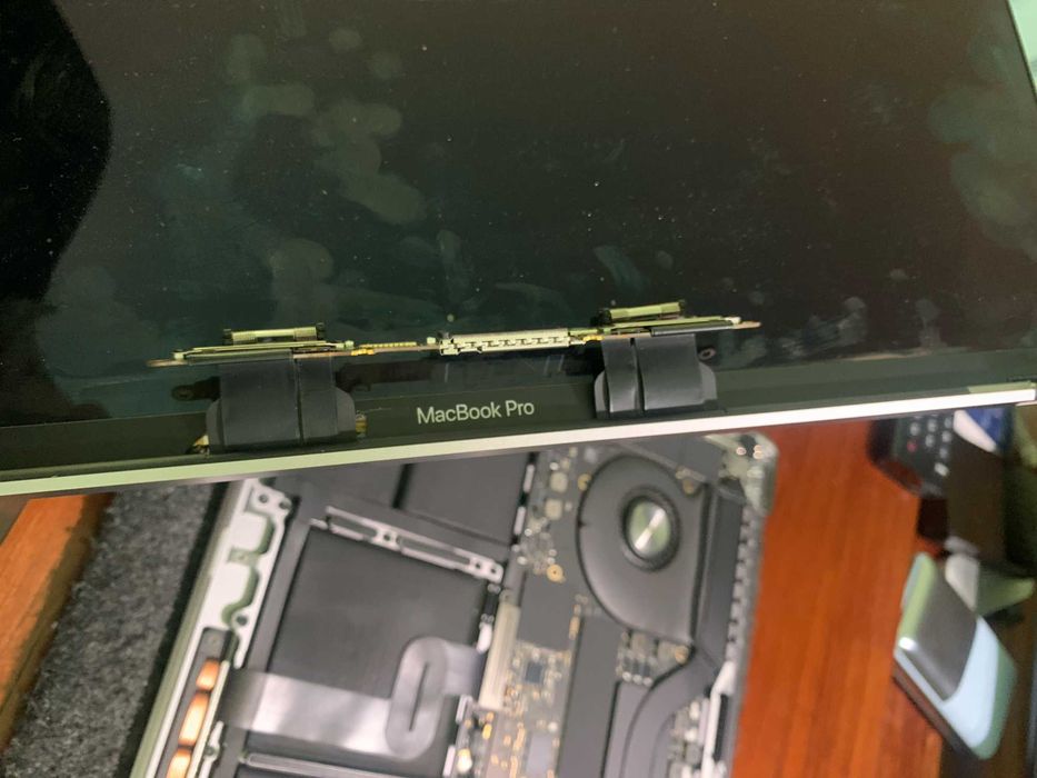 Ekran MacBook Pro 15 A1990 Oryginalny Uszkodzony Matryca LCD