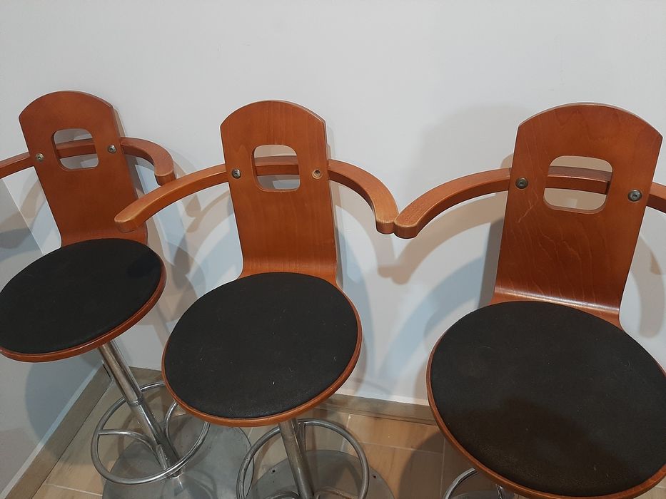 Hokery, krzesła barowe