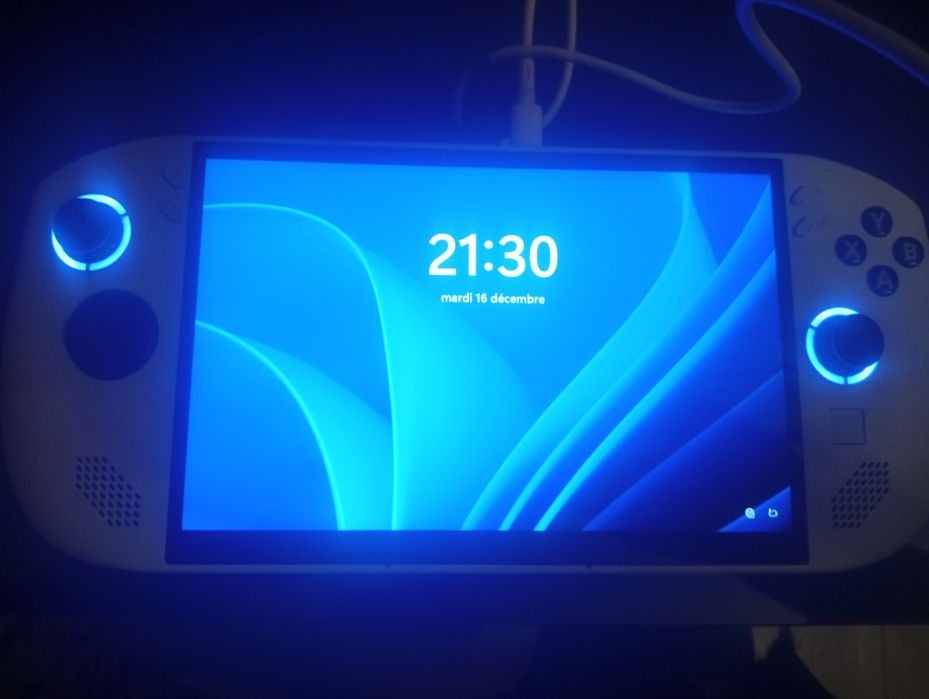 Портативна ігрова консоль "Lenovo Legion Go S"