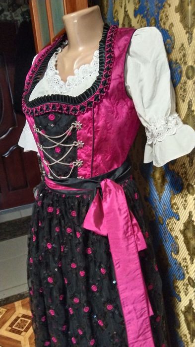 Платье баварское, новое. Размер 38 европейский.