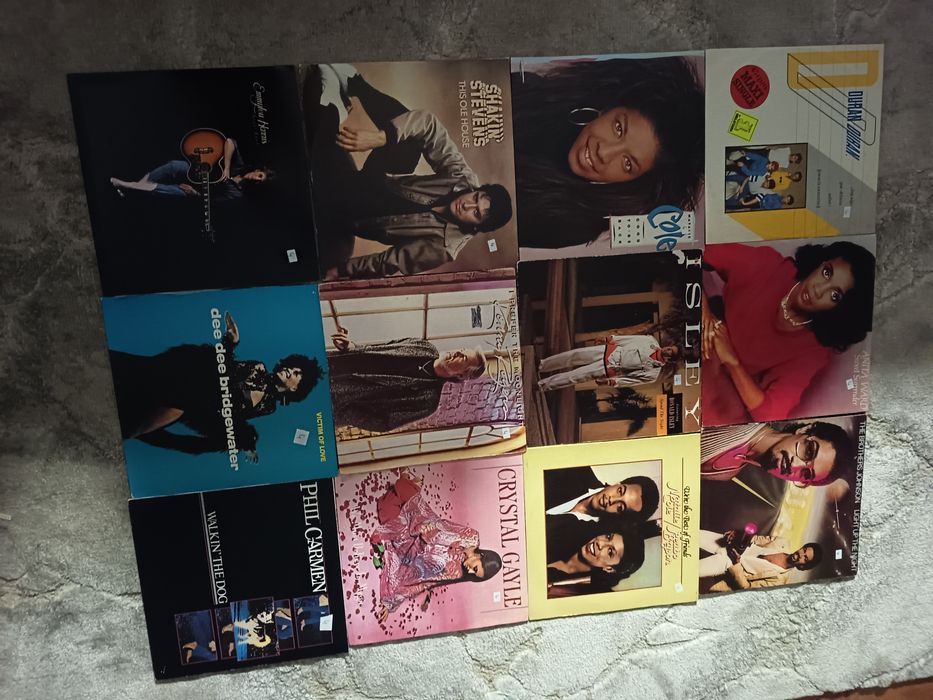 Lote de vinis a €3 e €4